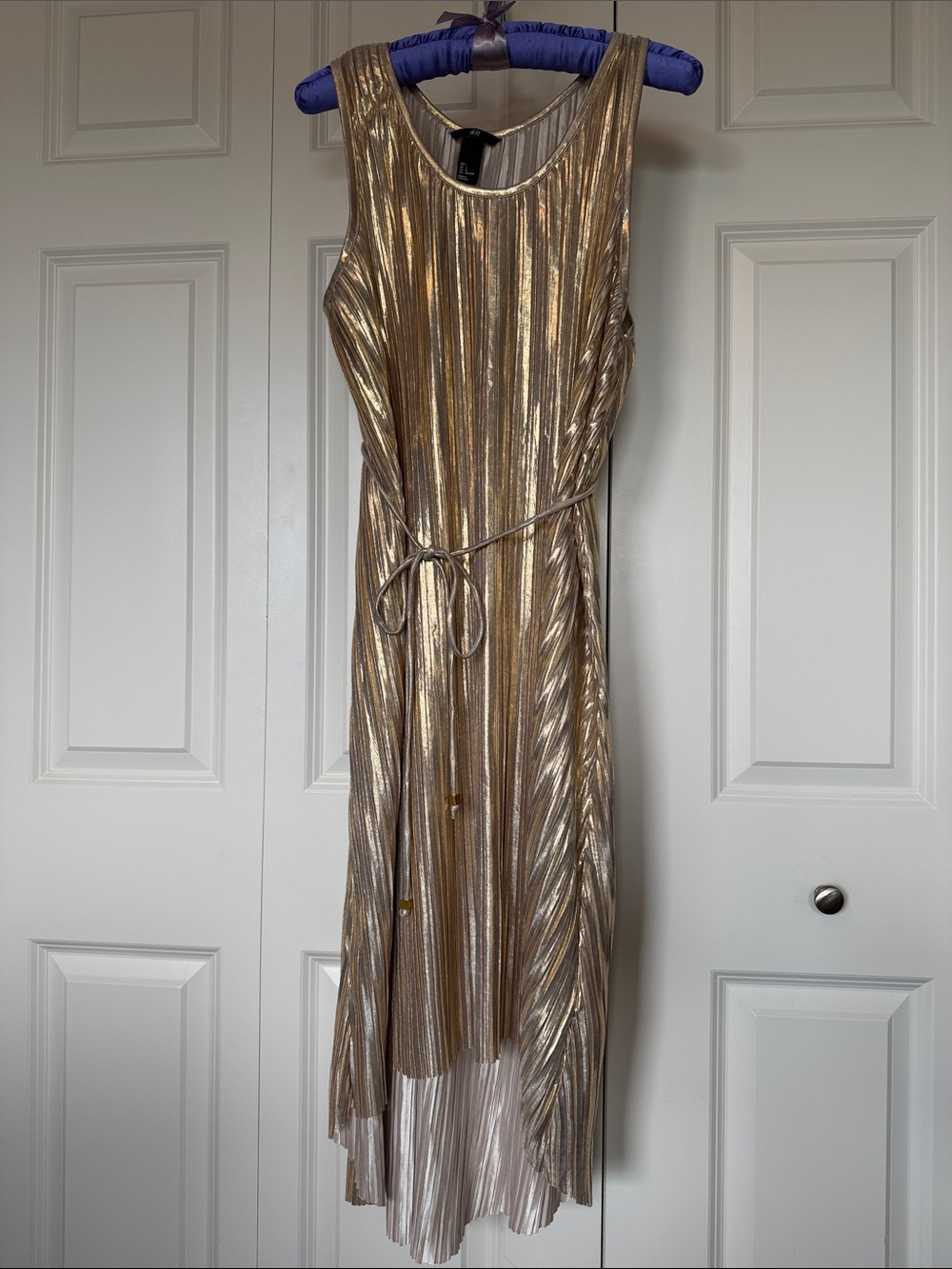 Metallic Gold Sleeveless Pleated Midi Dress